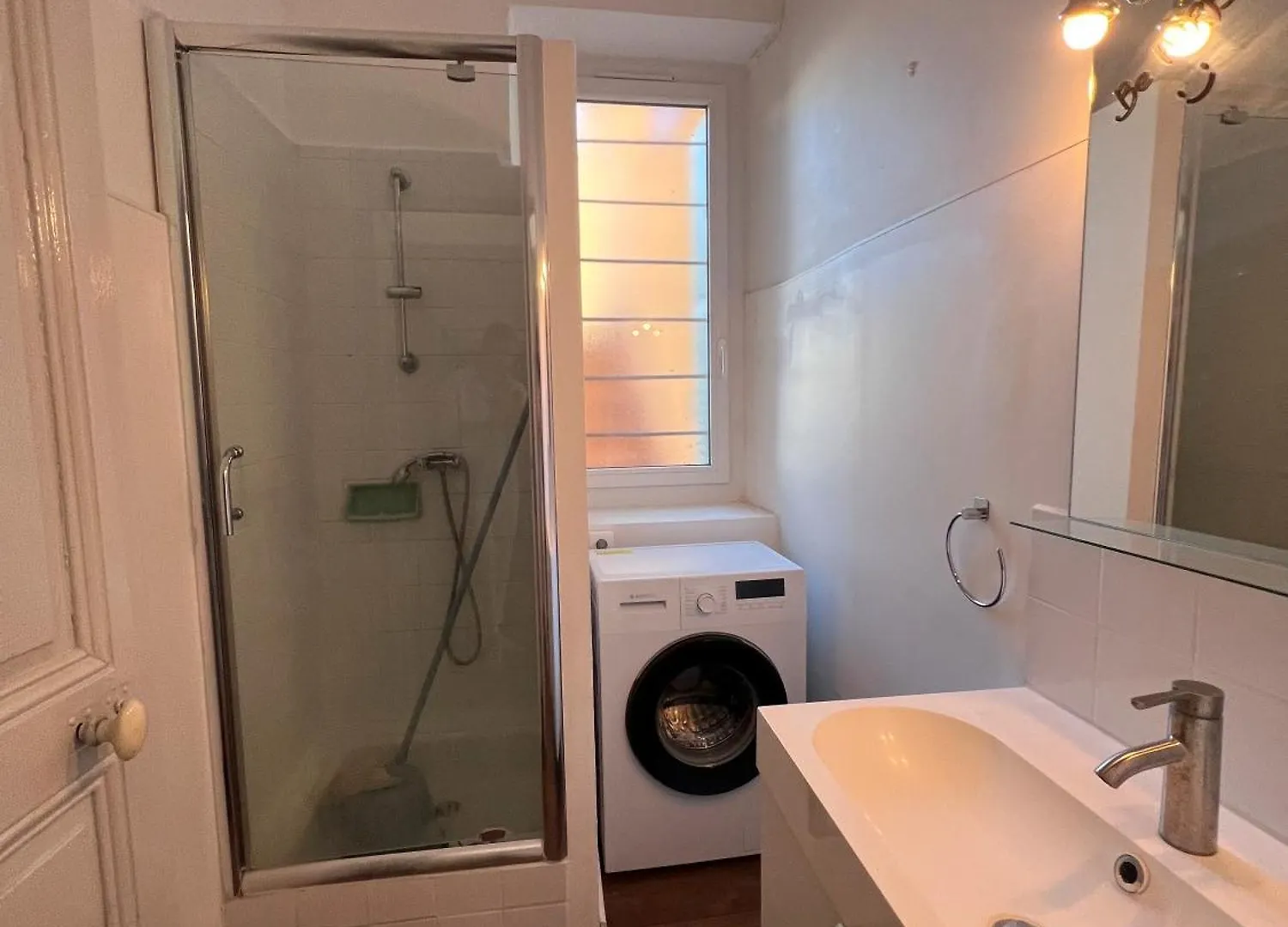 Le Villeneuve Village Apartment