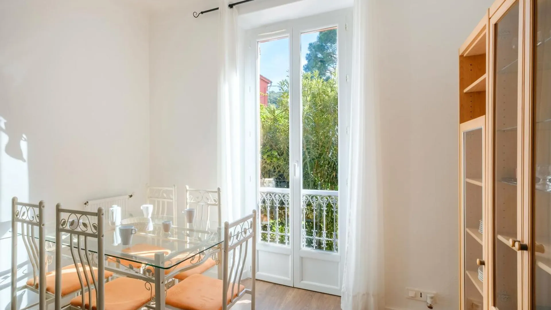 Le Villeneuve Village Villeneuve-Loubet