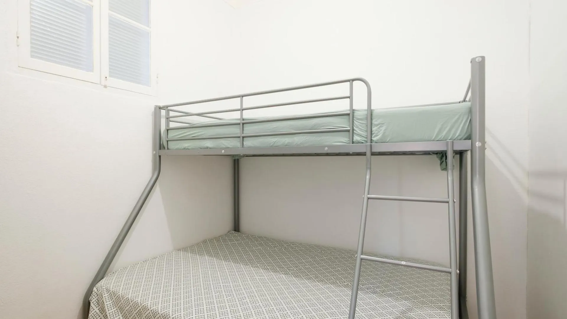 Apartment Le Villeneuve Village France
