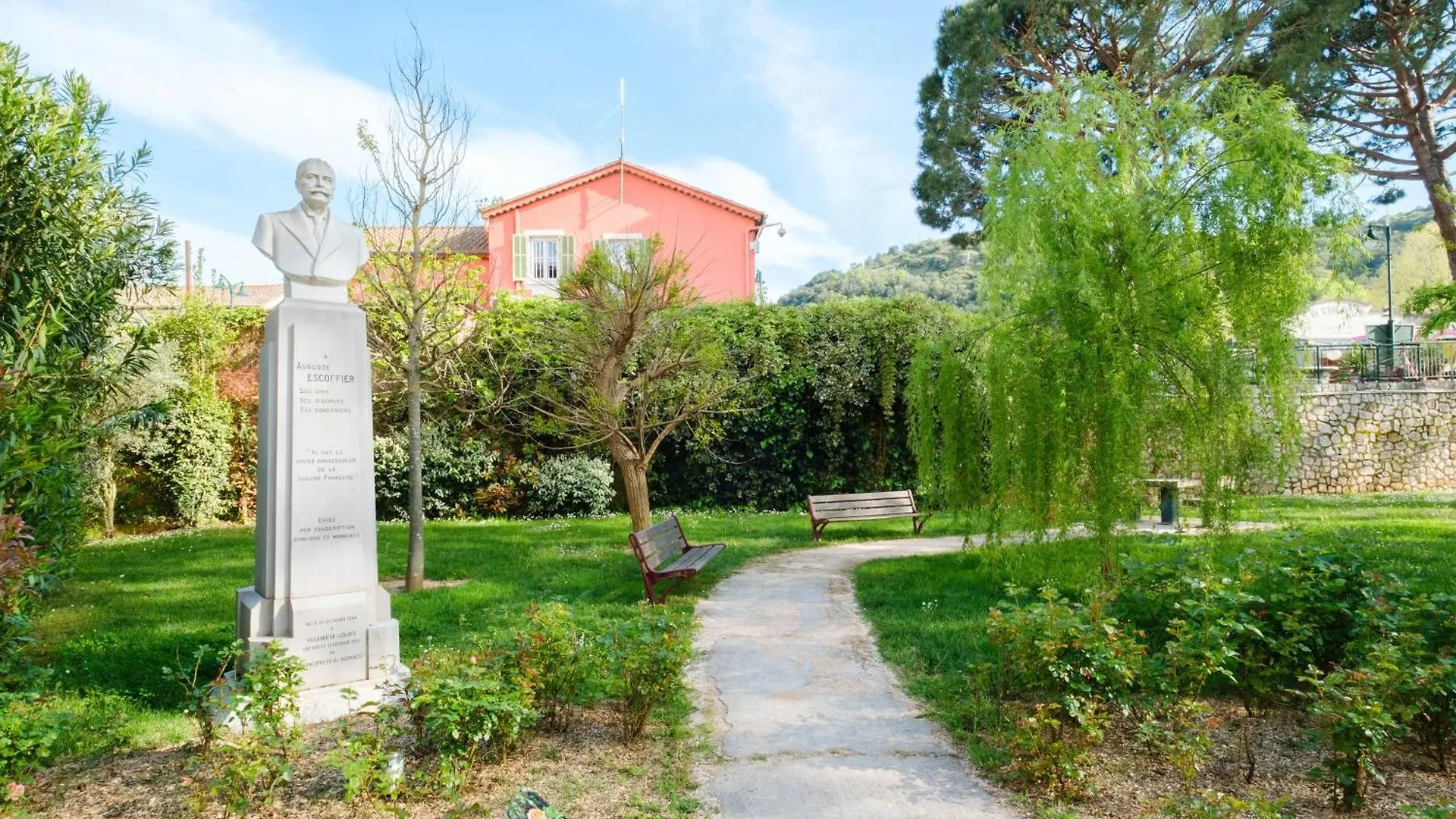 Le Villeneuve Village Apartment